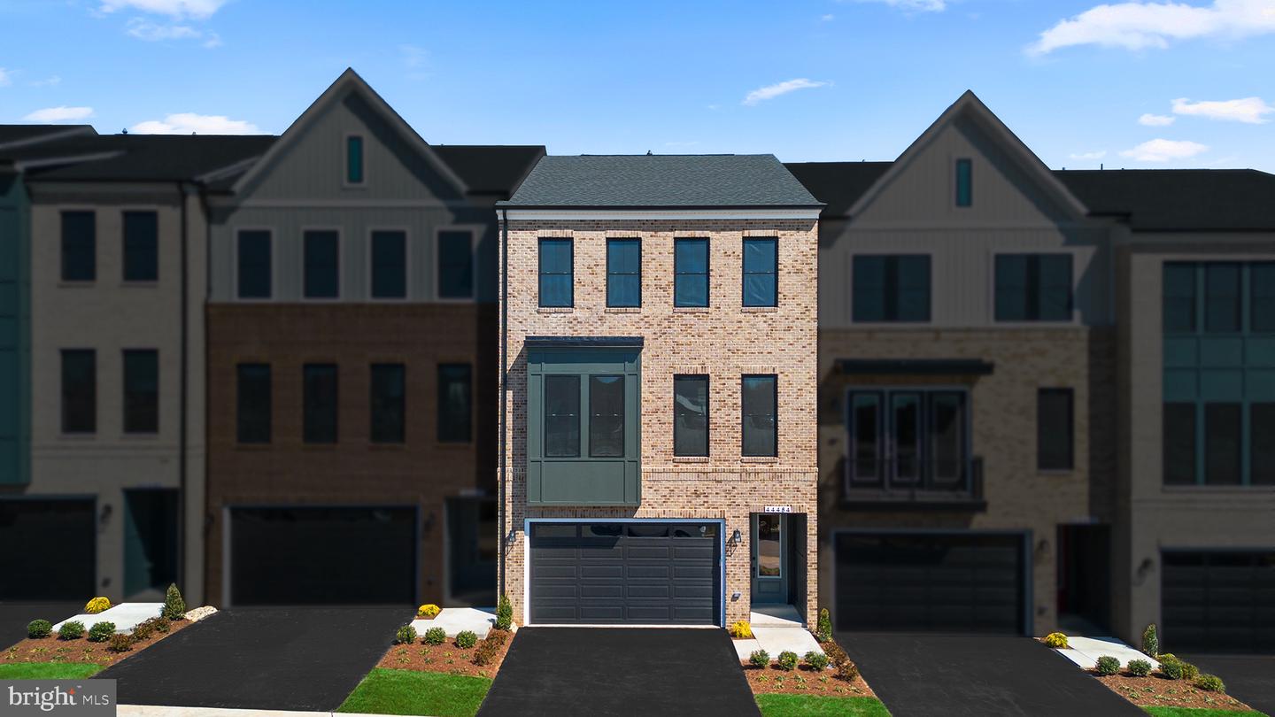 44484 LOWESTOFT SQ, ASHBURN, Virginia 20147, 3 Bedrooms Bedrooms, ,2 BathroomsBathrooms,Residential,For sale,44484 LOWESTOFT SQ,VALO2092008 MLS # VALO2092008