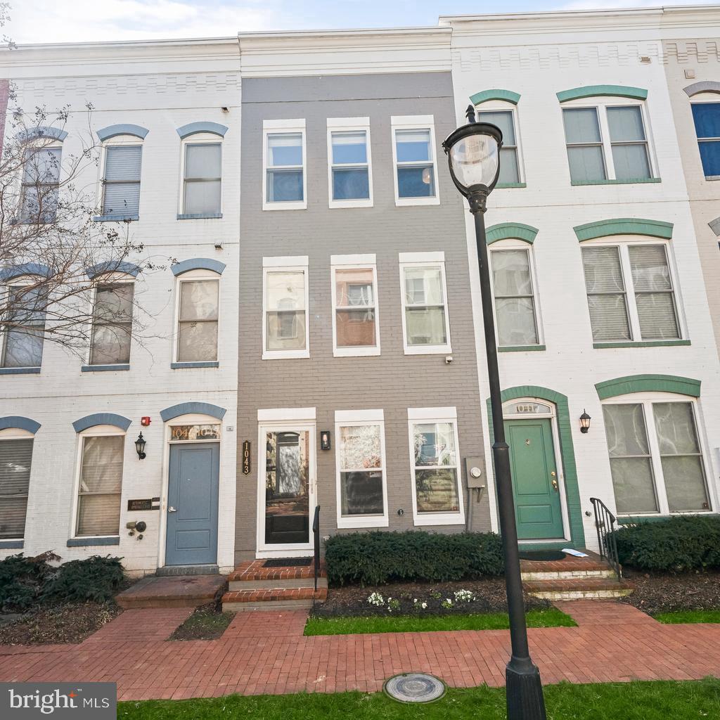1043 5TH ST SE, WASHINGTON, District Of Columbia 20003, 3 Bedrooms Bedrooms, ,2 BathroomsBathrooms,Residential,For sale,1043 5TH ST SE,DCDC2191908 MLS # DCDC2191908