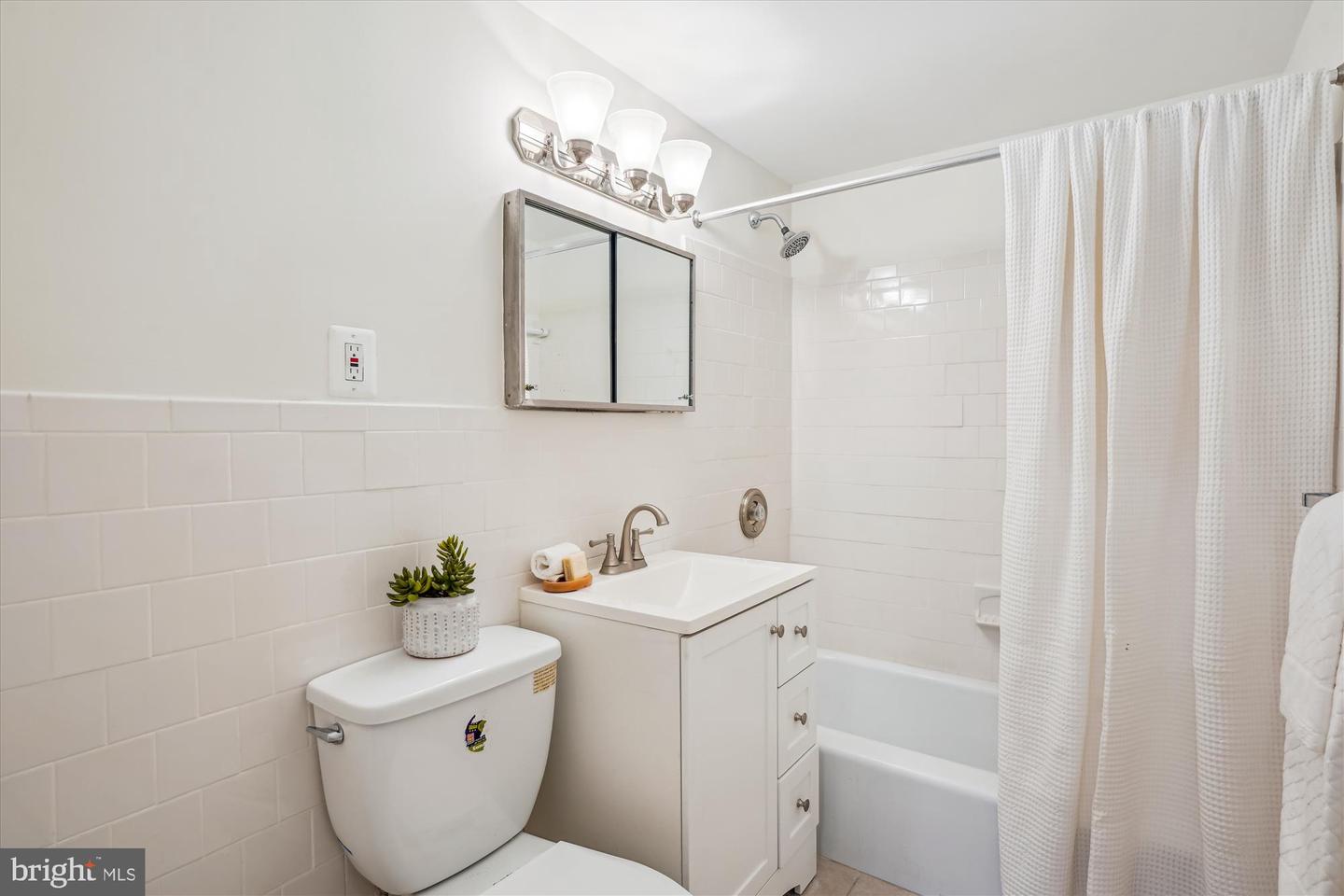 730 24TH ST NW #412, WASHINGTON, District Of Columbia 20037, ,1 BathroomBathrooms,Residential,For sale,730 24TH ST NW #412,DCDC2192256 MLS # DCDC2192256