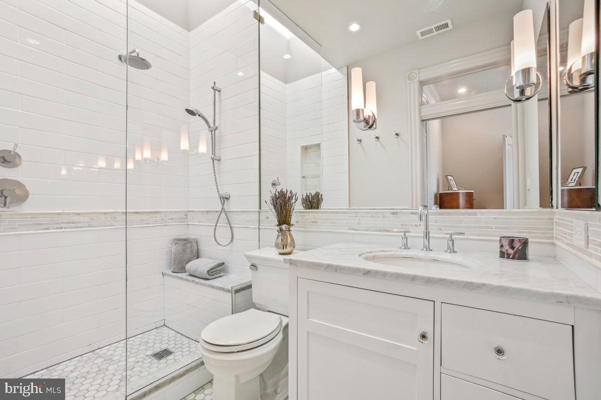 518 G ST NE, WASHINGTON, District Of Columbia 20002, 4 Bedrooms Bedrooms, ,3 BathroomsBathrooms,Residential,For sale,518 G ST NE,DCDC2192422 MLS # DCDC2192422