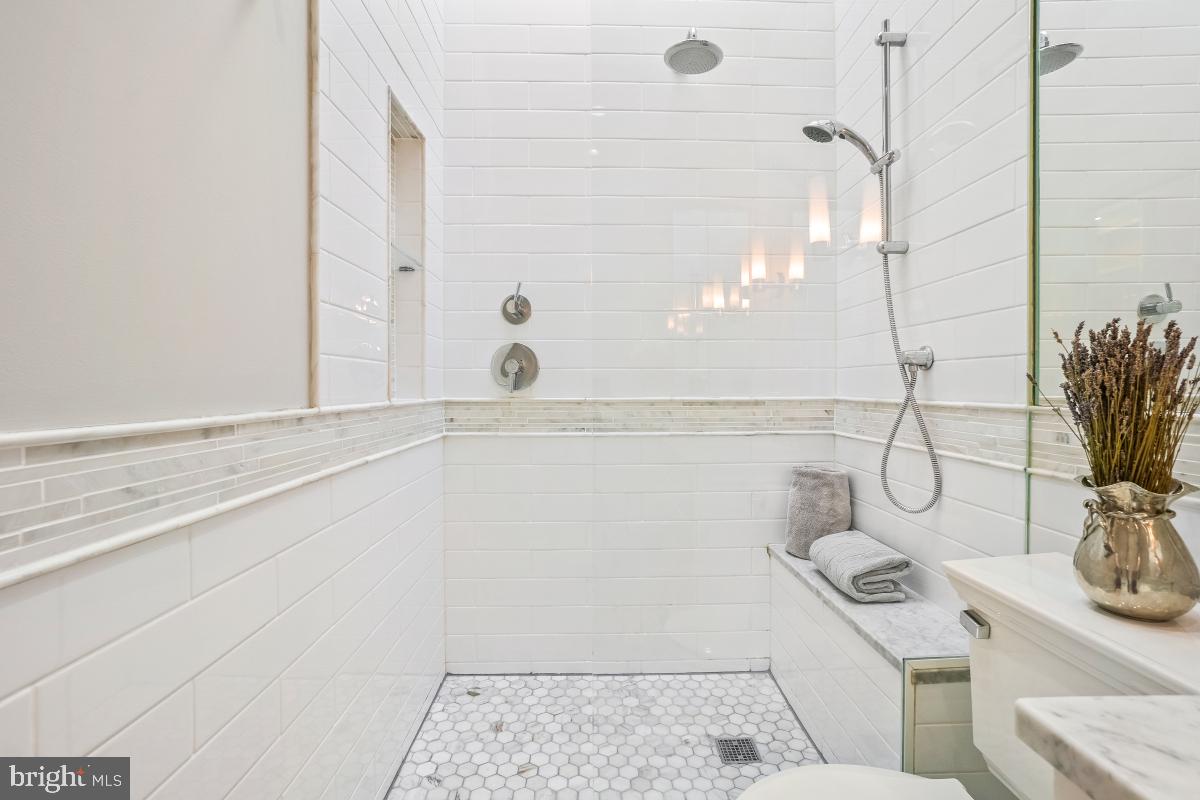 518 G ST NE, WASHINGTON, District Of Columbia 20002, 4 Bedrooms Bedrooms, ,3 BathroomsBathrooms,Residential,For sale,518 G ST NE,DCDC2192422 MLS # DCDC2192422