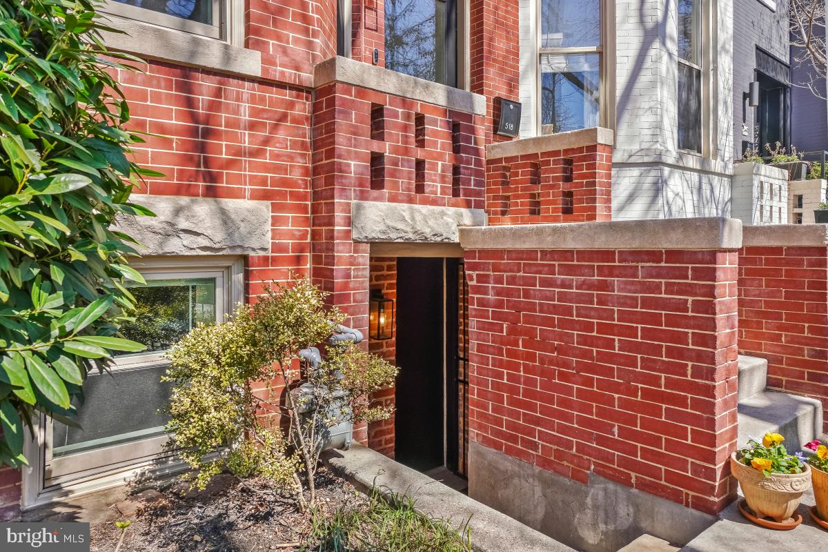 518 G ST NE, WASHINGTON, District Of Columbia 20002, 4 Bedrooms Bedrooms, ,3 BathroomsBathrooms,Residential,For sale,518 G ST NE,DCDC2192422 MLS # DCDC2192422