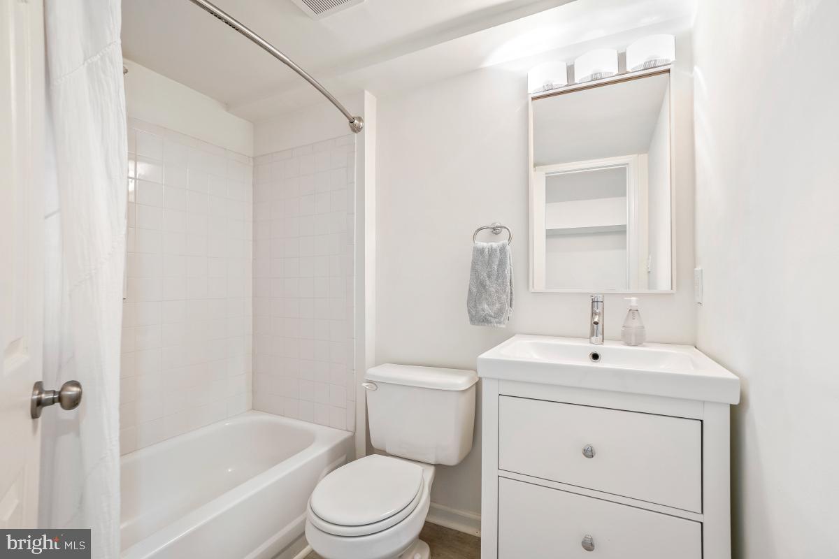 518 G ST NE, WASHINGTON, District Of Columbia 20002, 4 Bedrooms Bedrooms, ,3 BathroomsBathrooms,Residential,For sale,518 G ST NE,DCDC2192422 MLS # DCDC2192422