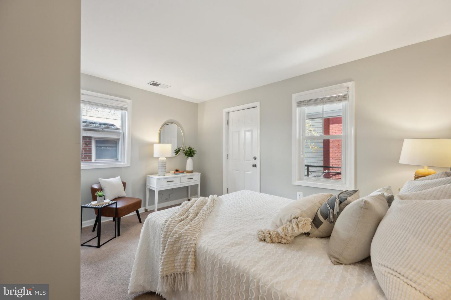 1280 RAUM ST NE #4, WASHINGTON, District Of Columbia 20002, 2 Bedrooms Bedrooms, ,1 BathroomBathrooms,Residential,For sale,1280 RAUM ST NE #4,DCDC2192602 MLS # DCDC2192602