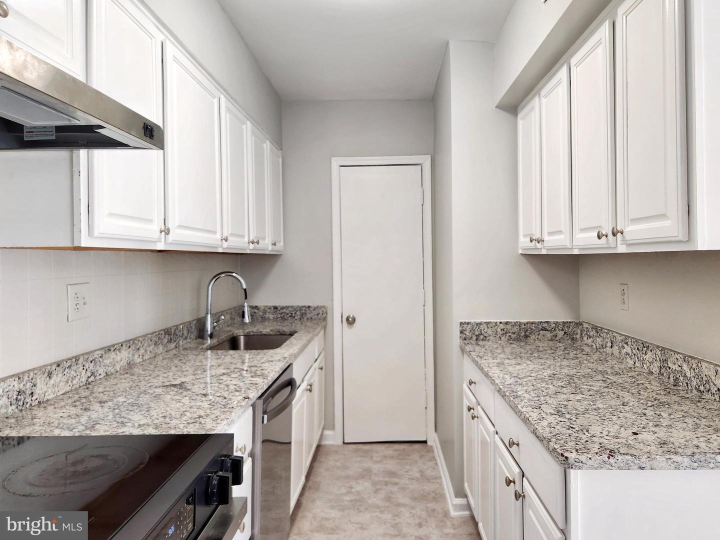 5900-F QUEENSTON ST #498, SPRINGFIELD, Virginia 22152, 2 Bedrooms Bedrooms, ,1 BathroomBathrooms,Residential,For sale,5900-F QUEENSTON ST #498,VAFX2230564 MLS # VAFX2230564