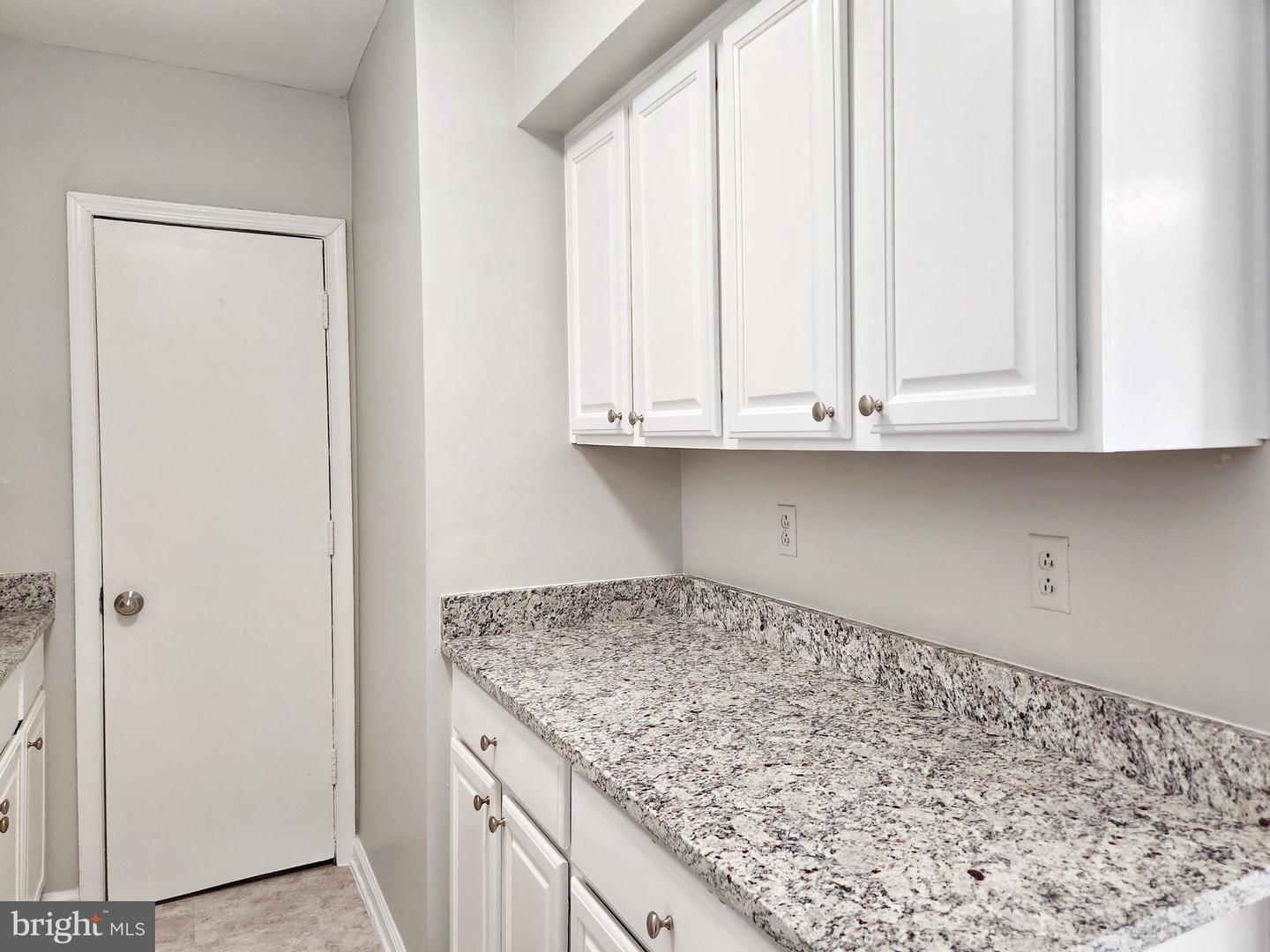 5900-F QUEENSTON ST #498, SPRINGFIELD, Virginia 22152, 2 Bedrooms Bedrooms, ,1 BathroomBathrooms,Residential,For sale,5900-F QUEENSTON ST #498,VAFX2230564 MLS # VAFX2230564