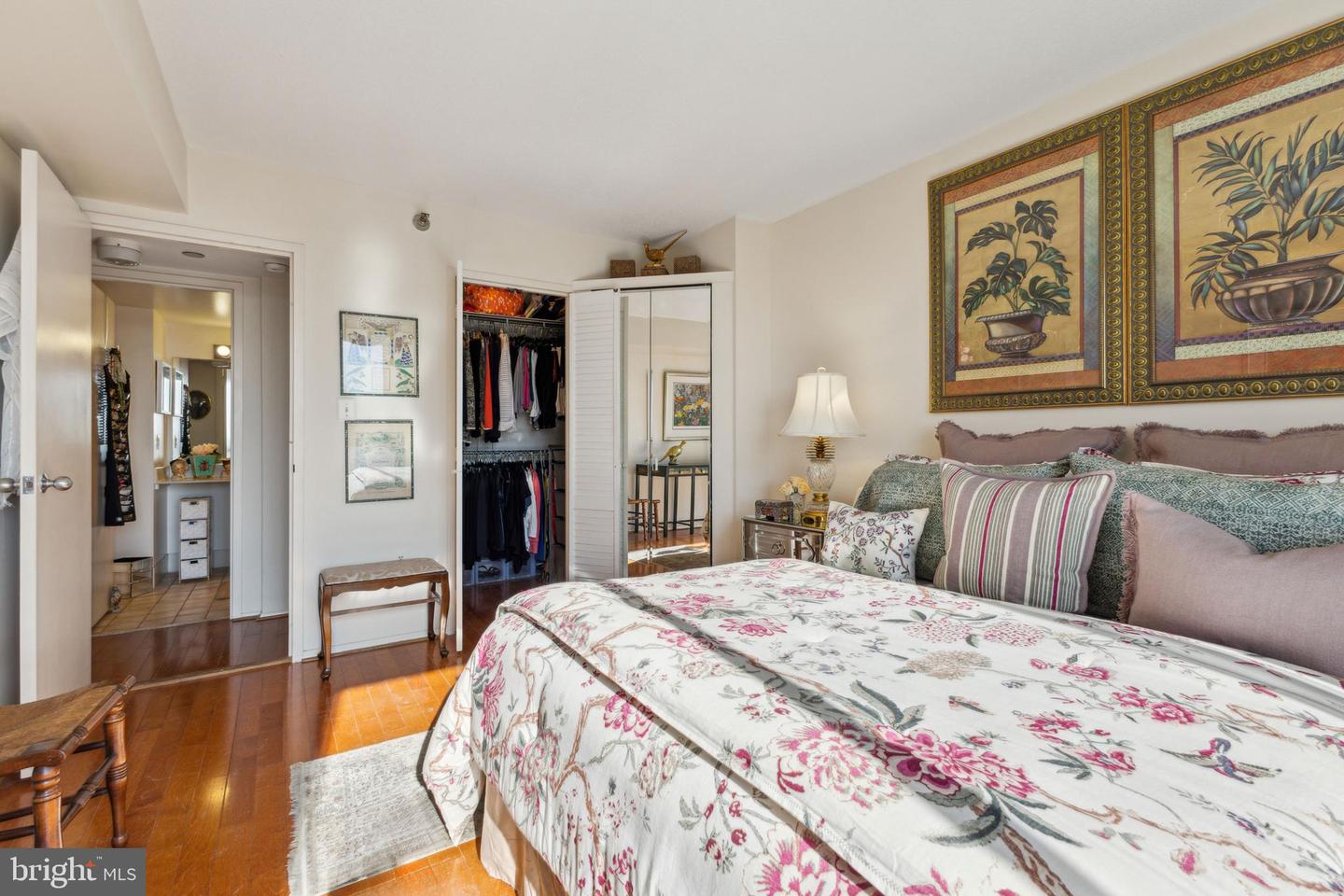 1808 OLD MEADOW RD #810, MCLEAN, Virginia 22102, 1 Bedroom Bedrooms, 3 Rooms Rooms,1 BathroomBathrooms,Residential,For sale,1808 OLD MEADOW RD #810,VAFX2230482 MLS # VAFX2230482