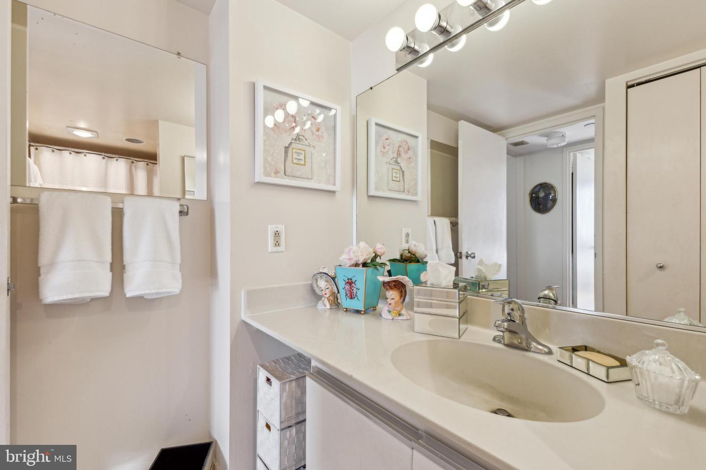 1808 OLD MEADOW RD #810, MCLEAN, Virginia 22102, 1 Bedroom Bedrooms, 3 Rooms Rooms,1 BathroomBathrooms,Residential,For sale,1808 OLD MEADOW RD #810,VAFX2230482 MLS # VAFX2230482