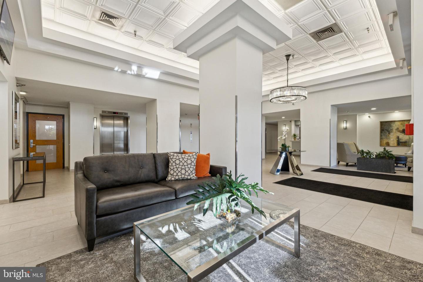 1808 OLD MEADOW RD #810, MCLEAN, Virginia 22102, 1 Bedroom Bedrooms, 3 Rooms Rooms,1 BathroomBathrooms,Residential,For sale,1808 OLD MEADOW RD #810,VAFX2230482 MLS # VAFX2230482