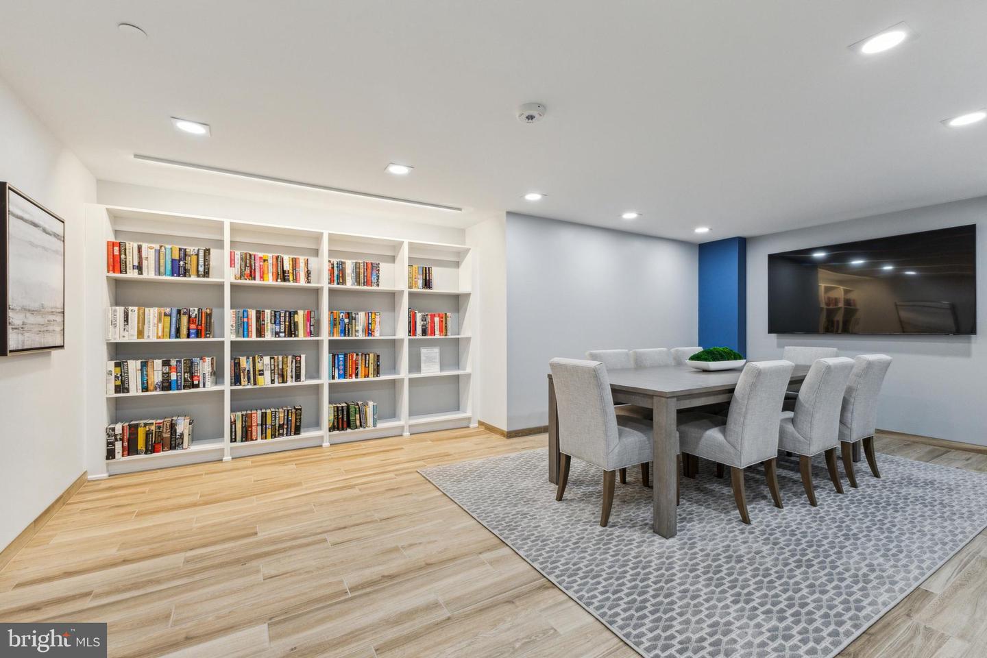 1808 OLD MEADOW RD #810, MCLEAN, Virginia 22102, 1 Bedroom Bedrooms, 3 Rooms Rooms,1 BathroomBathrooms,Residential,For sale,1808 OLD MEADOW RD #810,VAFX2230482 MLS # VAFX2230482