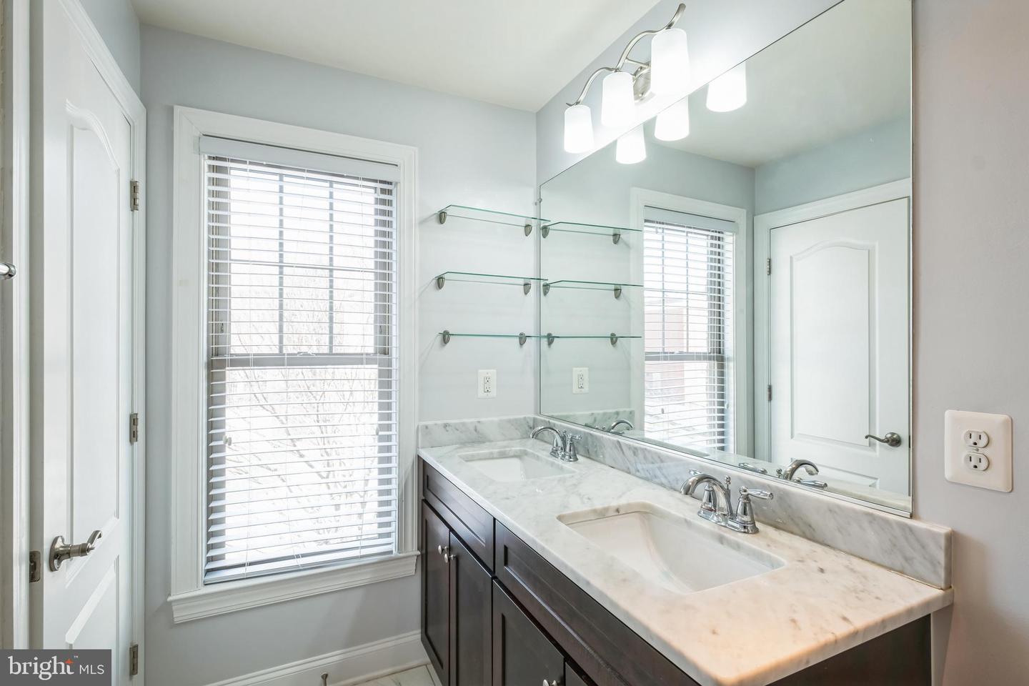 165 CONCORD PL NE, WASHINGTON, District Of Columbia 20011, 3 Bedrooms Bedrooms, ,3 BathroomsBathrooms,Residential,For sale,165 CONCORD PL NE,DCDC2192534 MLS # DCDC2192534
