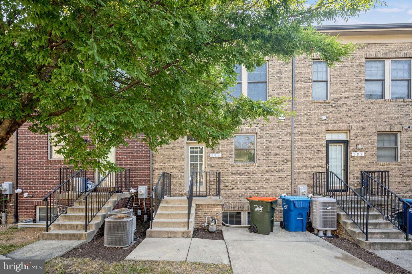 165 CONCORD PL NE, WASHINGTON, District Of Columbia 20011, 3 Bedrooms Bedrooms, ,3 BathroomsBathrooms,Residential,For sale,165 CONCORD PL NE,DCDC2192534 MLS # DCDC2192534