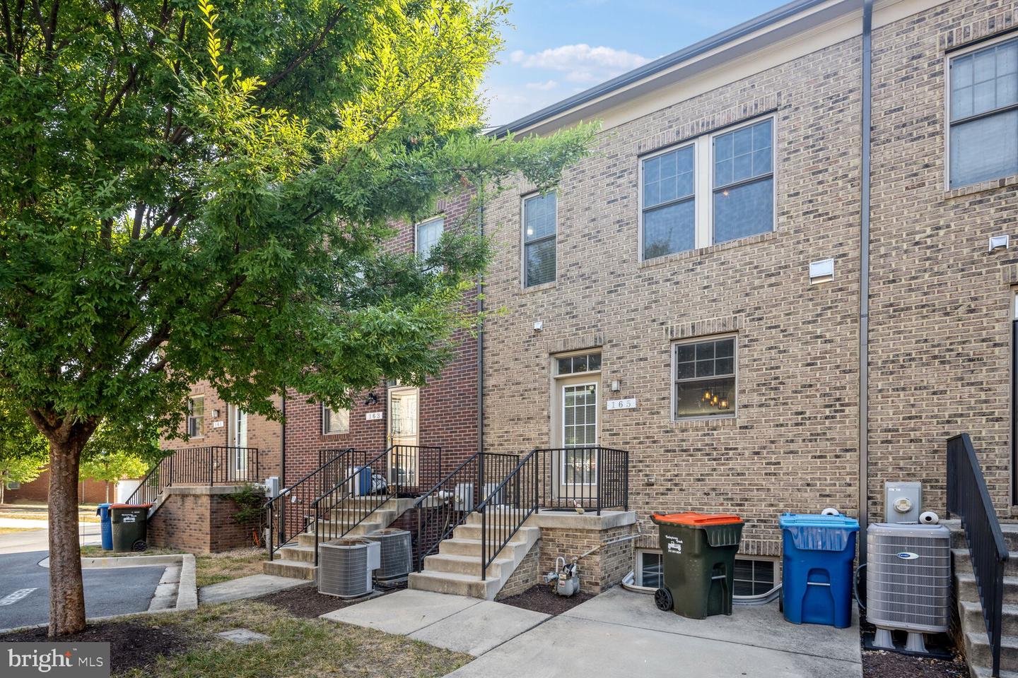 165 CONCORD PL NE, WASHINGTON, District Of Columbia 20011, 3 Bedrooms Bedrooms, ,3 BathroomsBathrooms,Residential,For sale,165 CONCORD PL NE,DCDC2192534 MLS # DCDC2192534