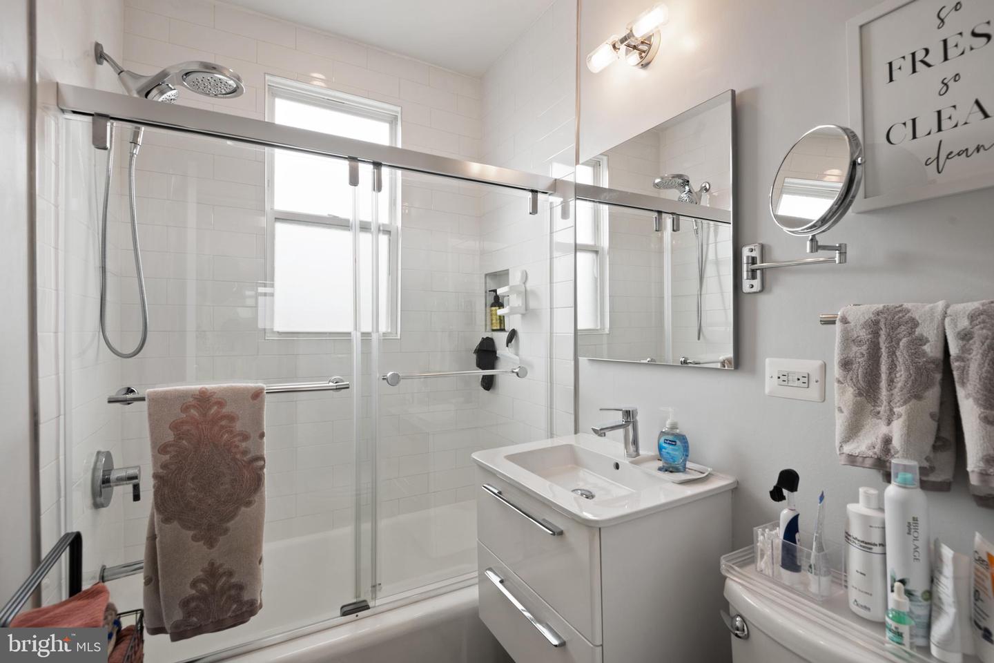 3101 SHERMAN AVE NW #402, WASHINGTON, District Of Columbia 20010, 1 Bedroom Bedrooms, ,1 BathroomBathrooms,Residential,For sale,3101 SHERMAN AVE NW #402,DCDC2192736 MLS # DCDC2192736