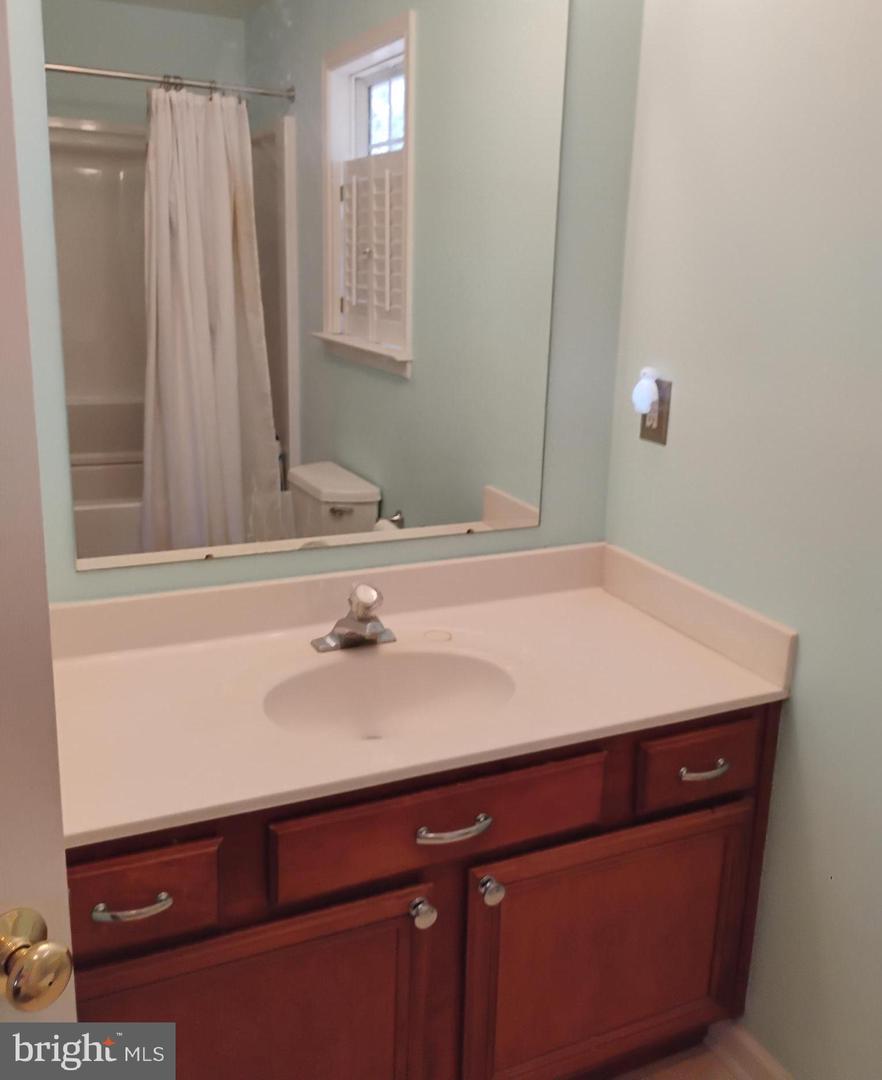 11 COTTONWOOD DR, BARBOURSVILLE, Virginia 22923, 3 Bedrooms Bedrooms, ,2 BathroomsBathrooms,Residential,For sale,11 COTTONWOOD DR,VAGR2000668 MLS # VAGR2000668