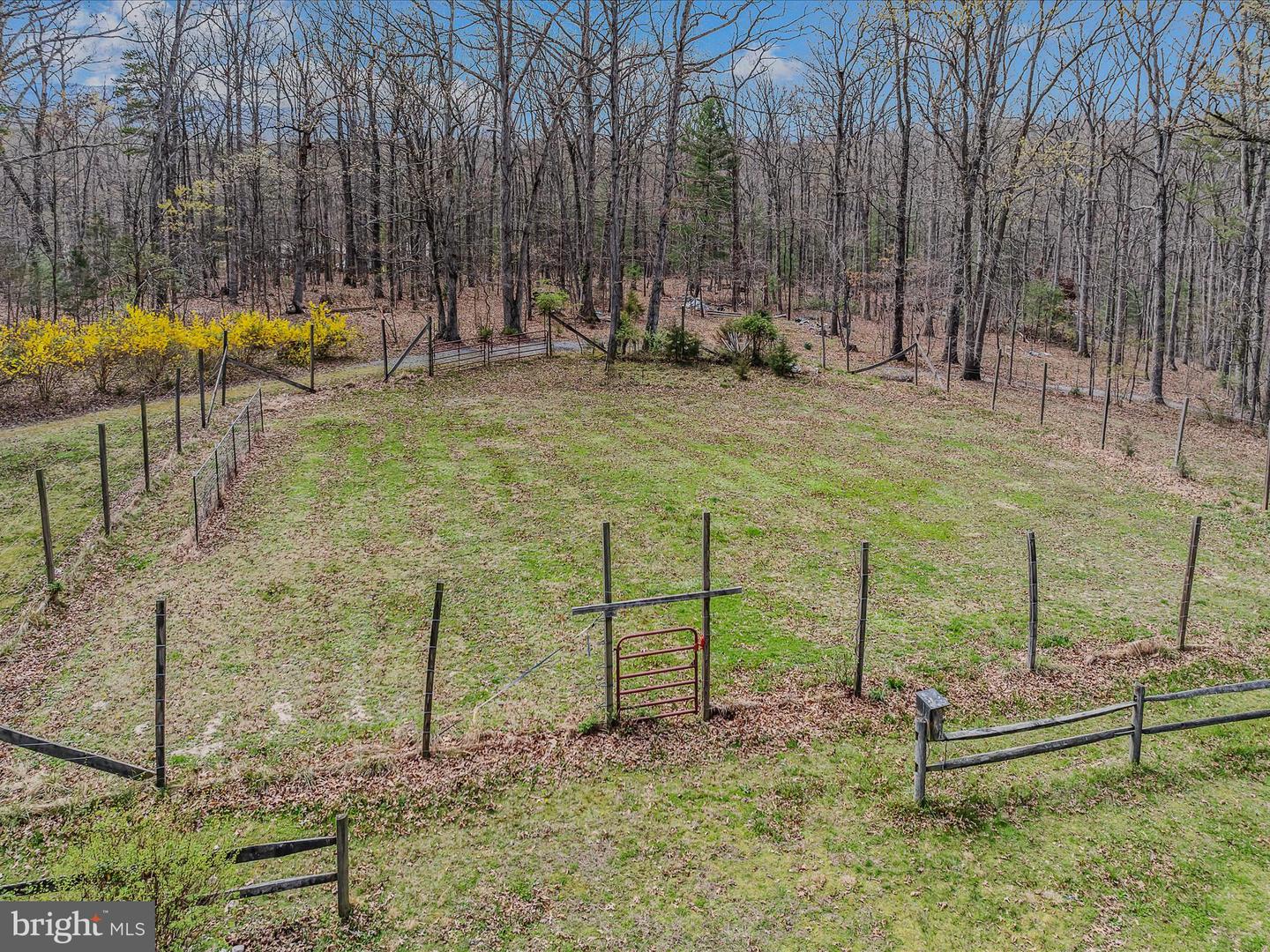 249 MINERAL SPRINGS DR, FRONT ROYAL, Virginia 22630, 6 Bedrooms Bedrooms, ,4 BathroomsBathrooms,Residential,For sale,249 MINERAL SPRINGS DR,VAWR2010672 MLS # VAWR2010672