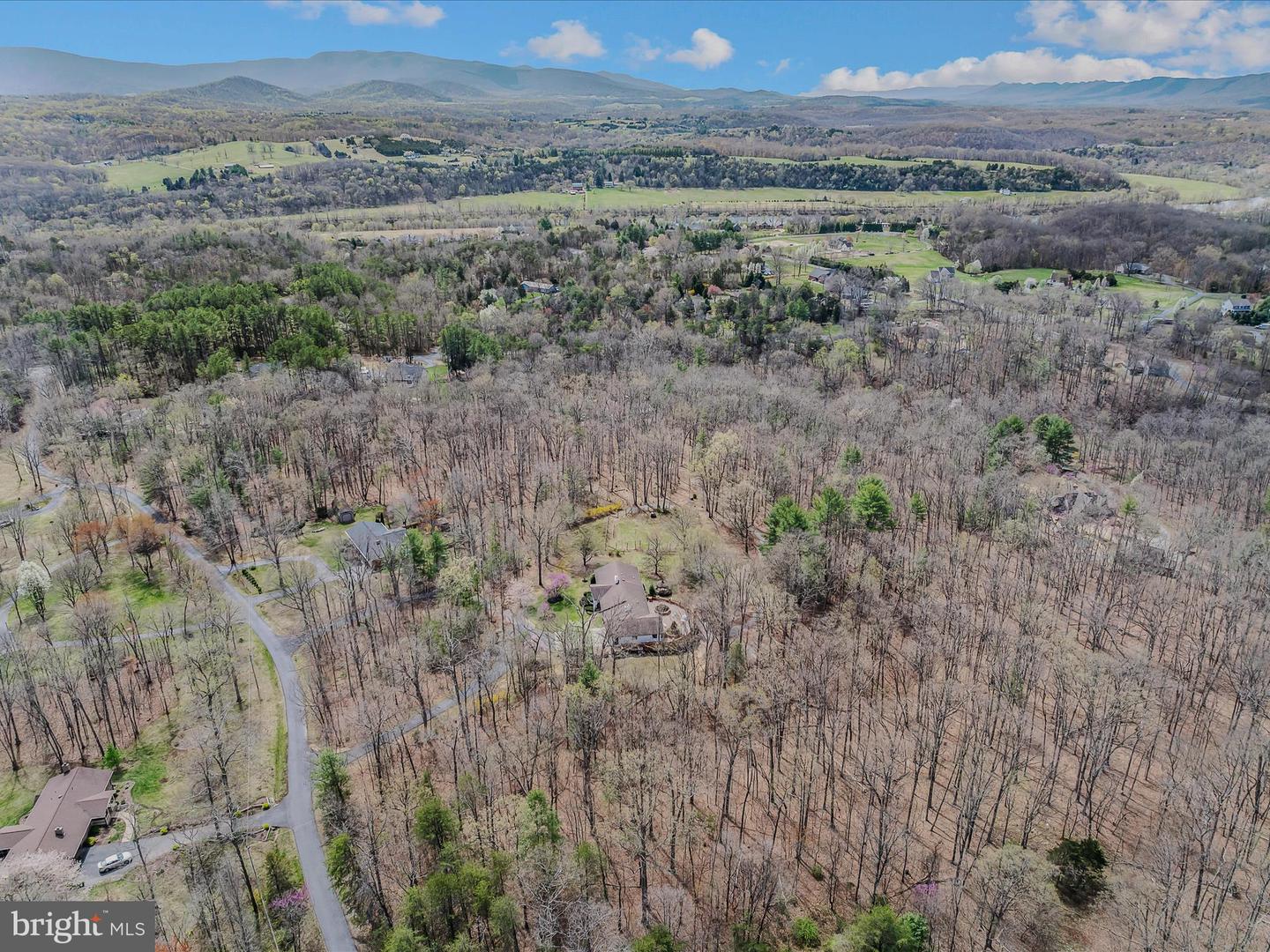 249 MINERAL SPRINGS DR, FRONT ROYAL, Virginia 22630, 6 Bedrooms Bedrooms, ,4 BathroomsBathrooms,Residential,For sale,249 MINERAL SPRINGS DR,VAWR2010672 MLS # VAWR2010672