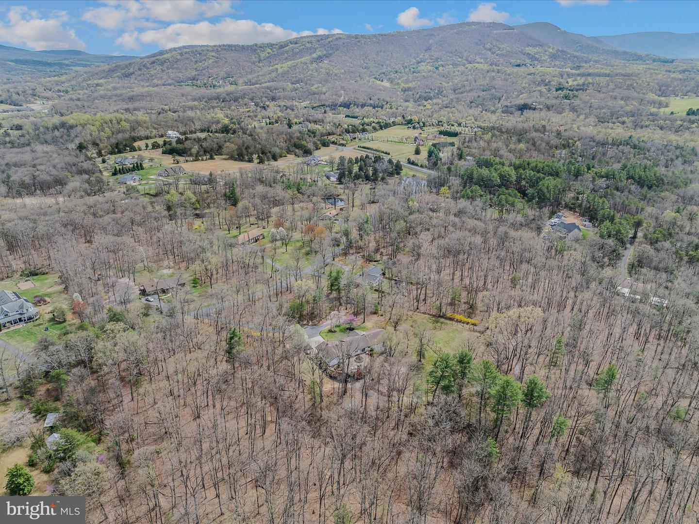 249 MINERAL SPRINGS DR, FRONT ROYAL, Virginia 22630, 6 Bedrooms Bedrooms, ,4 BathroomsBathrooms,Residential,For sale,249 MINERAL SPRINGS DR,VAWR2010672 MLS # VAWR2010672