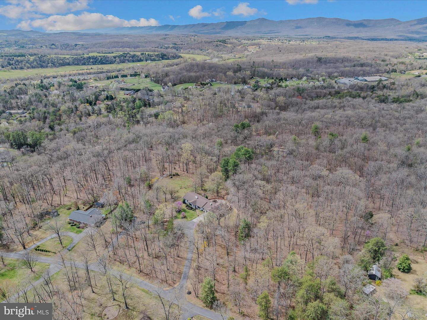 249 MINERAL SPRINGS DR, FRONT ROYAL, Virginia 22630, 6 Bedrooms Bedrooms, ,4 BathroomsBathrooms,Residential,For sale,249 MINERAL SPRINGS DR,VAWR2010672 MLS # VAWR2010672