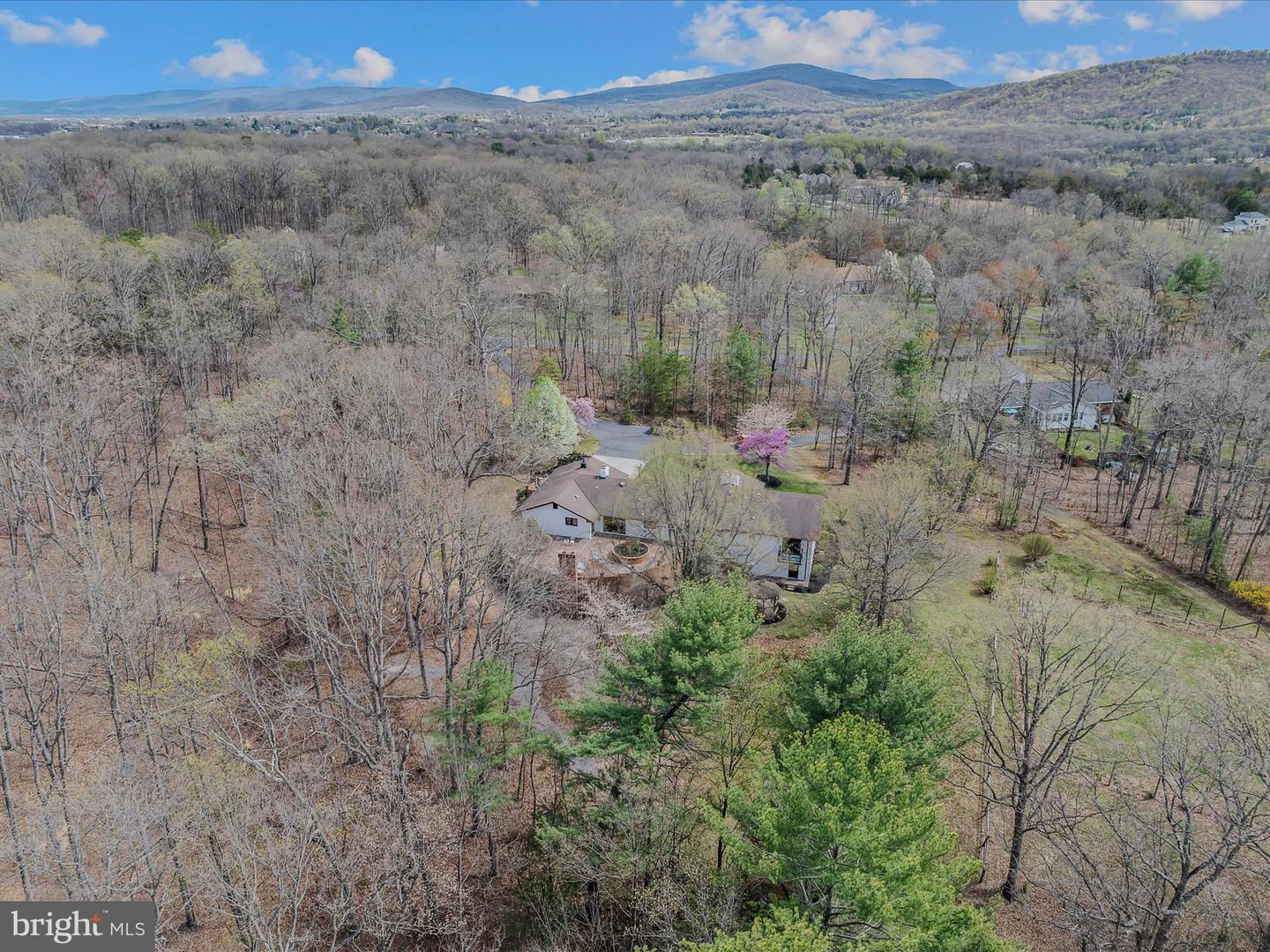 249 MINERAL SPRINGS DR, FRONT ROYAL, Virginia 22630, 6 Bedrooms Bedrooms, ,4 BathroomsBathrooms,Residential,For sale,249 MINERAL SPRINGS DR,VAWR2010672 MLS # VAWR2010672