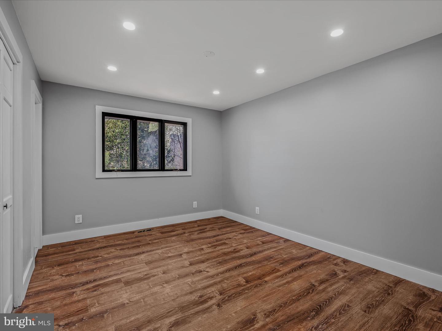 249 MINERAL SPRINGS DR, FRONT ROYAL, Virginia 22630, 6 Bedrooms Bedrooms, ,4 BathroomsBathrooms,Residential,For sale,249 MINERAL SPRINGS DR,VAWR2010672 MLS # VAWR2010672