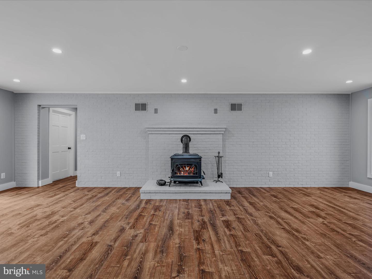 249 MINERAL SPRINGS DR, FRONT ROYAL, Virginia 22630, 6 Bedrooms Bedrooms, ,4 BathroomsBathrooms,Residential,For sale,249 MINERAL SPRINGS DR,VAWR2010672 MLS # VAWR2010672