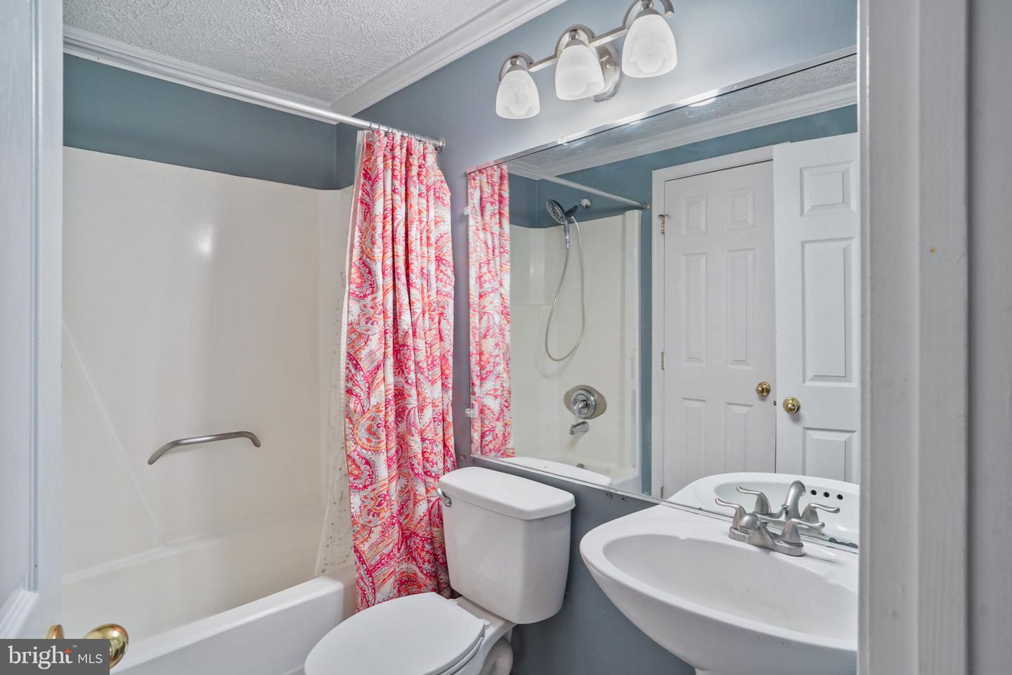 7058 CRESPO LN, MANASSAS, Virginia 20112, 8 Bedrooms Bedrooms, ,4 BathroomsBathrooms,Residential,For sale,7058 CRESPO LN,VAPW2090580 MLS # VAPW2090580