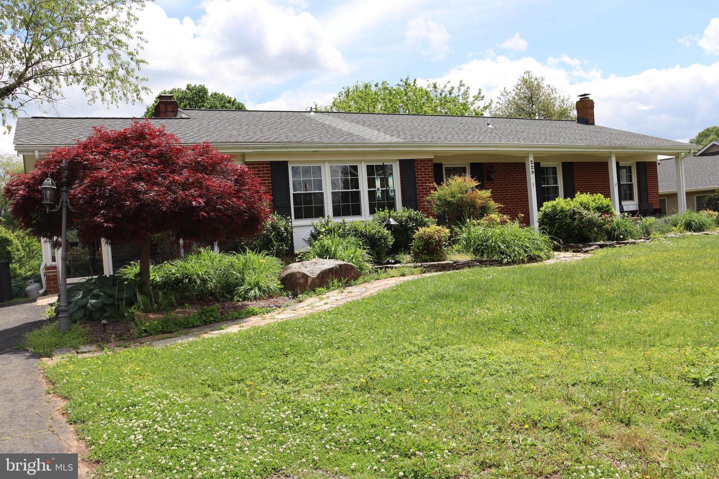 229 DOVER RD, WARRENTON, Virginia 20186, 4 Bedrooms Bedrooms, ,3 BathroomsBathrooms,Residential,For sale,229 DOVER RD,VAFQ2016082 MLS # VAFQ2016082