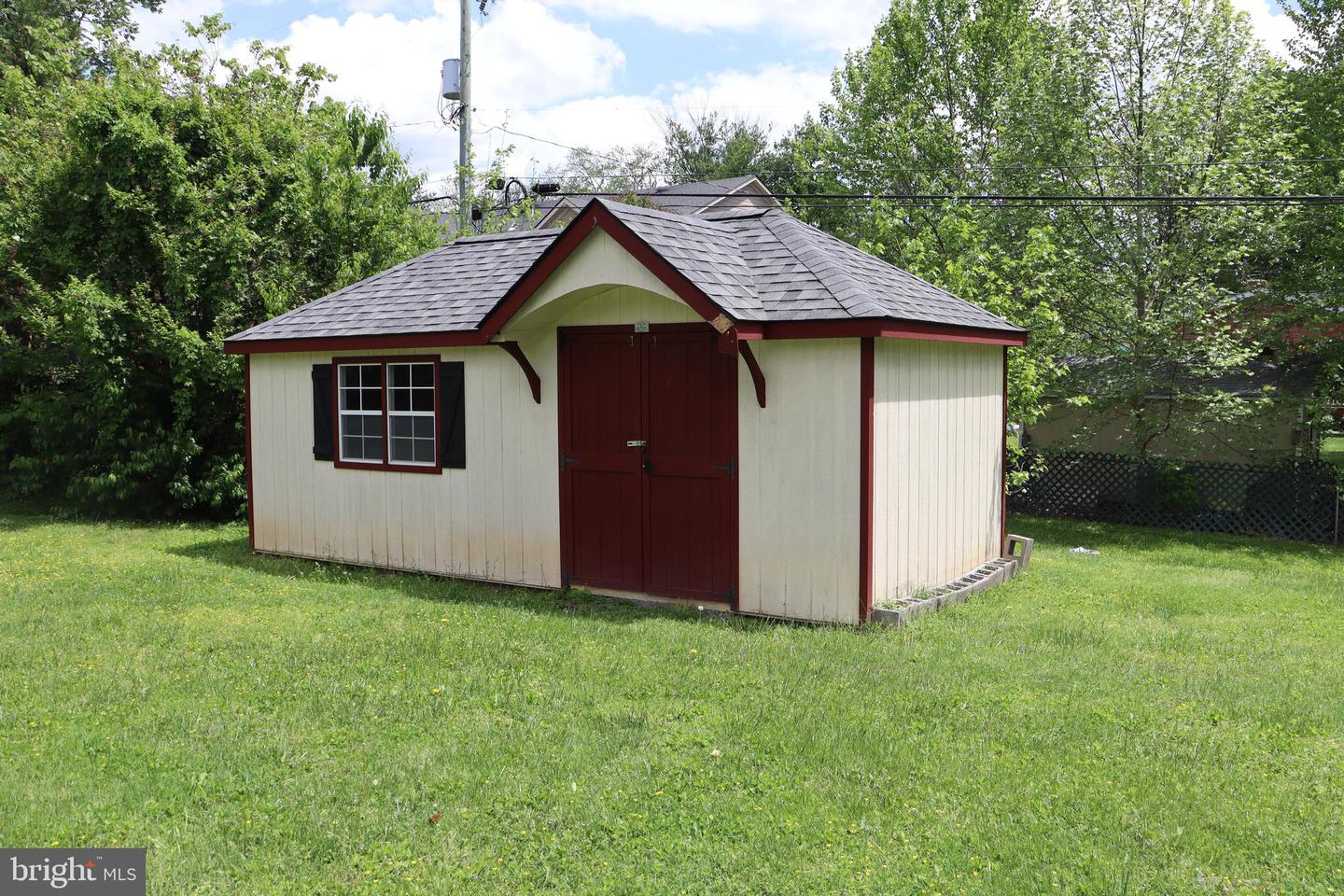 229 DOVER RD, WARRENTON, Virginia 20186, 4 Bedrooms Bedrooms, ,3 BathroomsBathrooms,Residential,For sale,229 DOVER RD,VAFQ2016082 MLS # VAFQ2016082