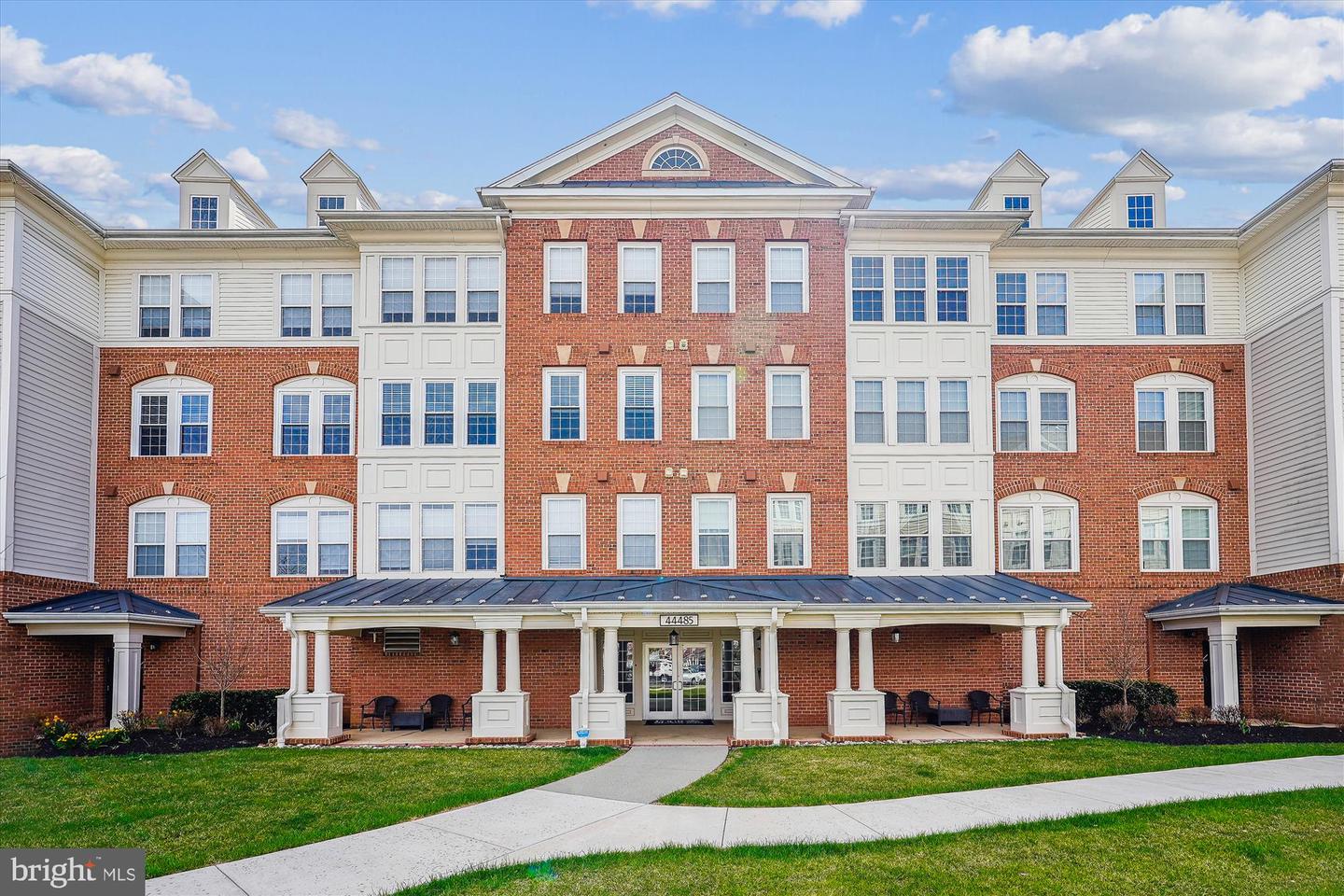 44485 CHAMBERLAIN TER #205, ASHBURN, Virginia 20147, 2 Bedrooms Bedrooms, ,2 BathroomsBathrooms,Residential,For sale,44485 CHAMBERLAIN TER #205,VALO2091720 MLS # VALO2091720