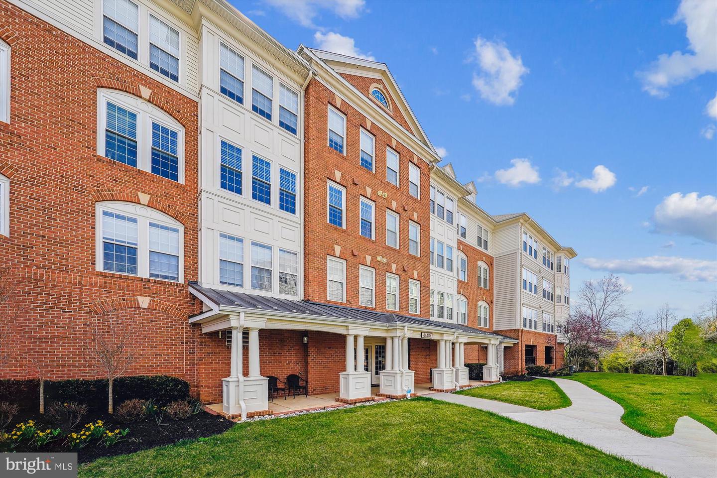 44485 CHAMBERLAIN TER #205, ASHBURN, Virginia 20147, 2 Bedrooms Bedrooms, ,2 BathroomsBathrooms,Residential,For sale,44485 CHAMBERLAIN TER #205,VALO2091720 MLS # VALO2091720