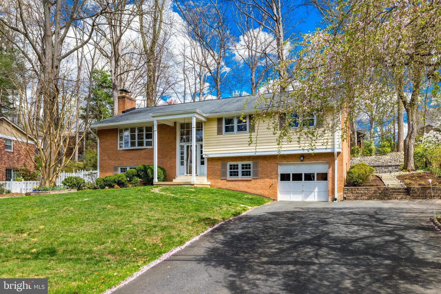 3321 PRINCE WILLIAM DR, FAIRFAX, Virginia 22031, 4 Bedrooms Bedrooms, ,3 BathroomsBathrooms,Residential,For sale,3321 PRINCE WILLIAM DR,VAFX2216830 MLS # VAFX2216830