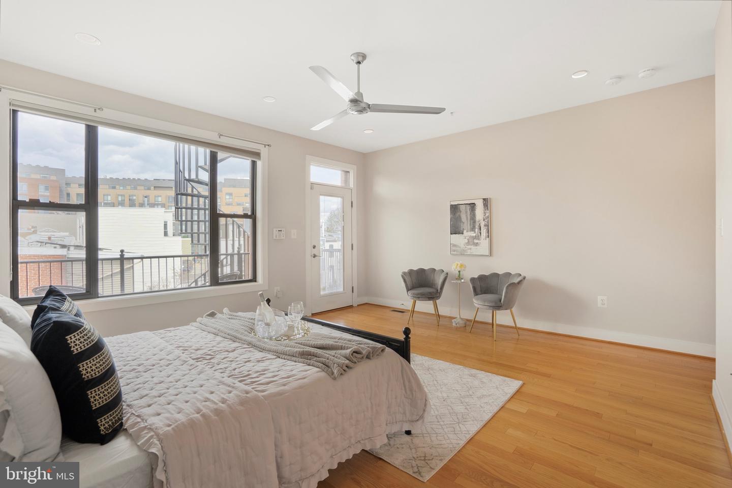 1402 K ST SE #2, WASHINGTON, District Of Columbia 20003, 2 Bedrooms Bedrooms, ,2 BathroomsBathrooms,Residential,For sale,1402 K ST SE #2,DCDC2191206 MLS # DCDC2191206