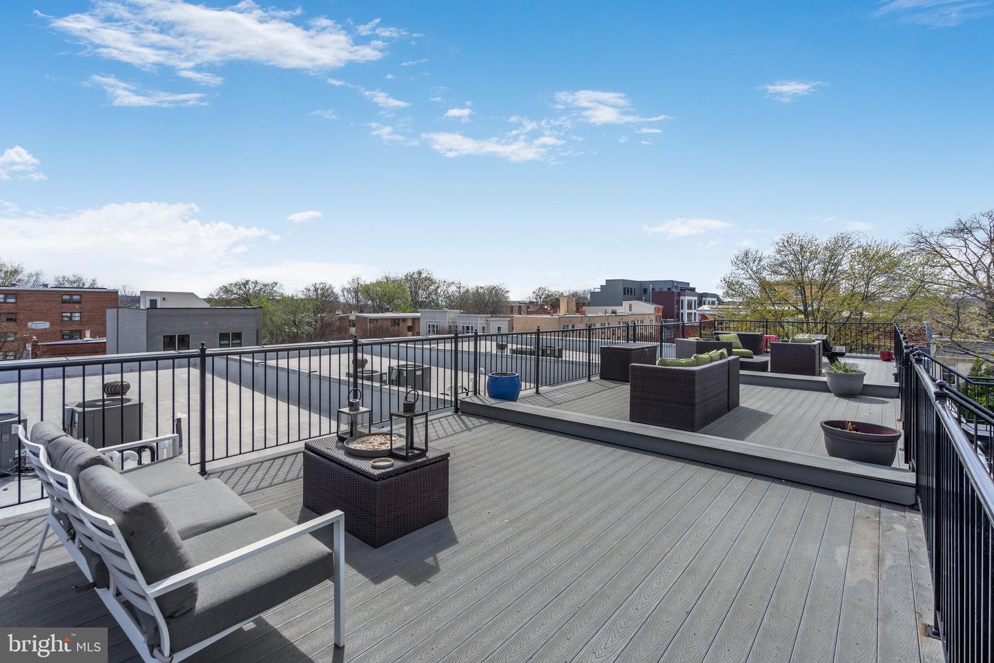 1402 K ST SE #2, WASHINGTON, District Of Columbia 20003, 2 Bedrooms Bedrooms, ,2 BathroomsBathrooms,Residential,For sale,1402 K ST SE #2,DCDC2191206 MLS # DCDC2191206