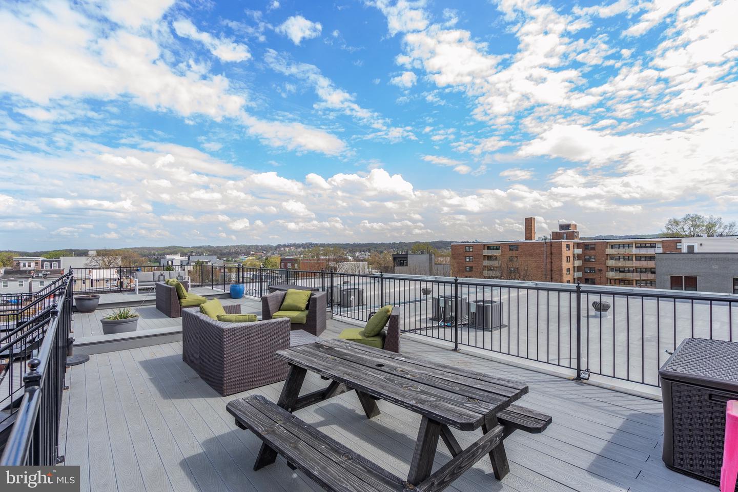 1402 K ST SE #2, WASHINGTON, District Of Columbia 20003, 2 Bedrooms Bedrooms, ,2 BathroomsBathrooms,Residential,For sale,1402 K ST SE #2,DCDC2191206 MLS # DCDC2191206