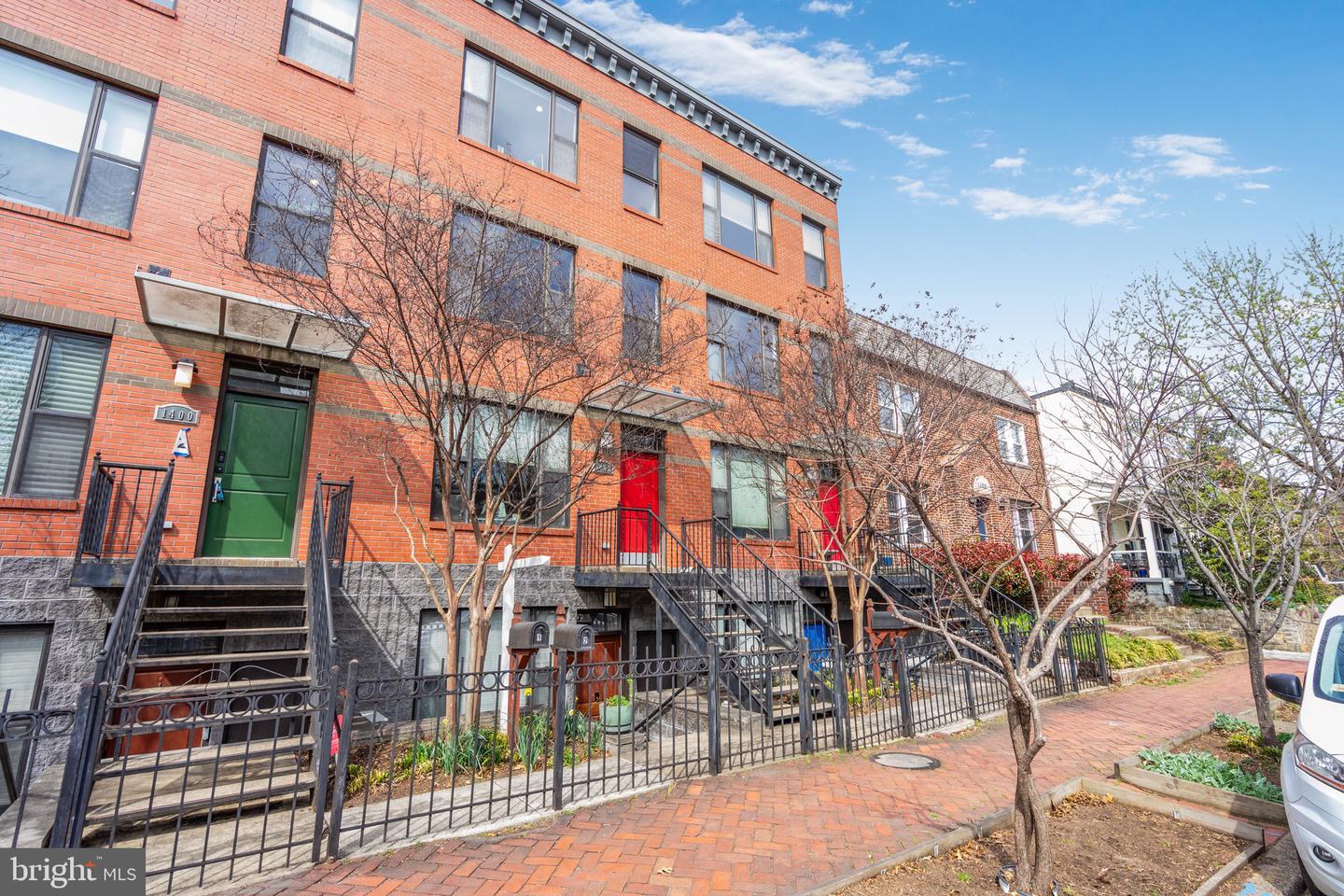 1402 K ST SE #2, WASHINGTON, District Of Columbia 20003, 2 Bedrooms Bedrooms, ,2 BathroomsBathrooms,Residential,For sale,1402 K ST SE #2,DCDC2191206 MLS # DCDC2191206