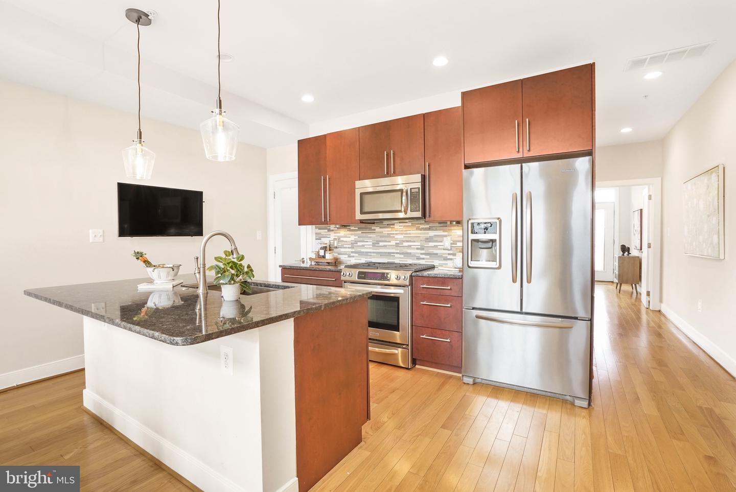 1402 K ST SE #2, WASHINGTON, District Of Columbia 20003, 2 Bedrooms Bedrooms, ,2 BathroomsBathrooms,Residential,For sale,1402 K ST SE #2,DCDC2191206 MLS # DCDC2191206