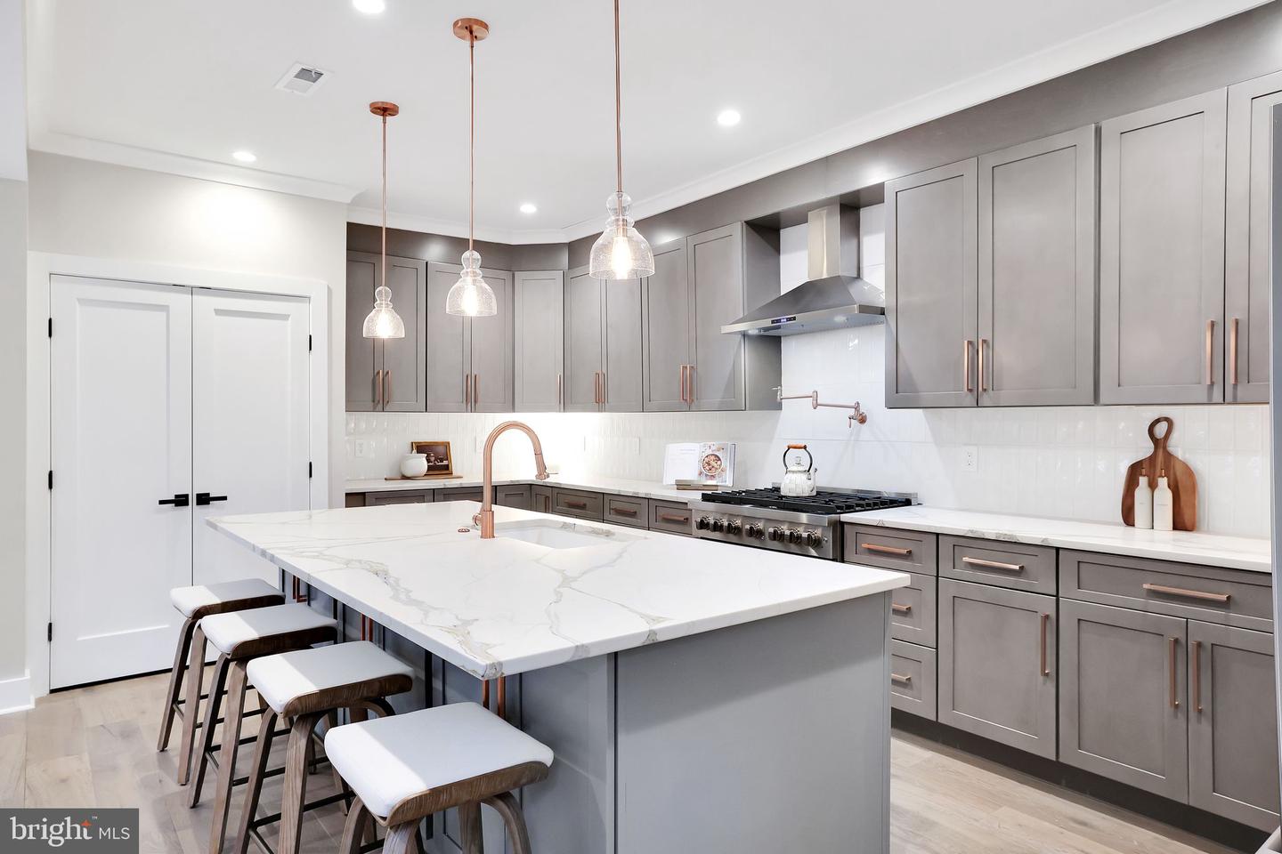 3740 KANAWHA ST NW, WASHINGTON, District Of Columbia 20015, 5 Bedrooms Bedrooms, ,4 BathroomsBathrooms,Residential,For sale,3740 KANAWHA ST NW,DCDC2191558 MLS # DCDC2191558