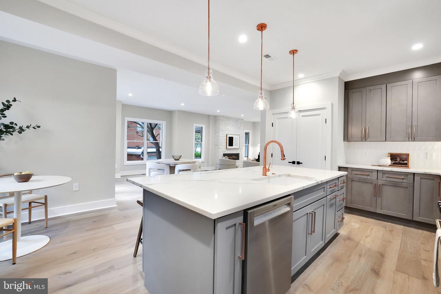 3740 KANAWHA ST NW, WASHINGTON, District Of Columbia 20015, 5 Bedrooms Bedrooms, ,4 BathroomsBathrooms,Residential,For sale,3740 KANAWHA ST NW,DCDC2191558 MLS # DCDC2191558