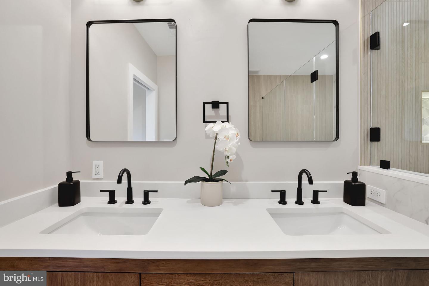 3740 KANAWHA ST NW, WASHINGTON, District Of Columbia 20015, 5 Bedrooms Bedrooms, ,4 BathroomsBathrooms,Residential,For sale,3740 KANAWHA ST NW,DCDC2191558 MLS # DCDC2191558