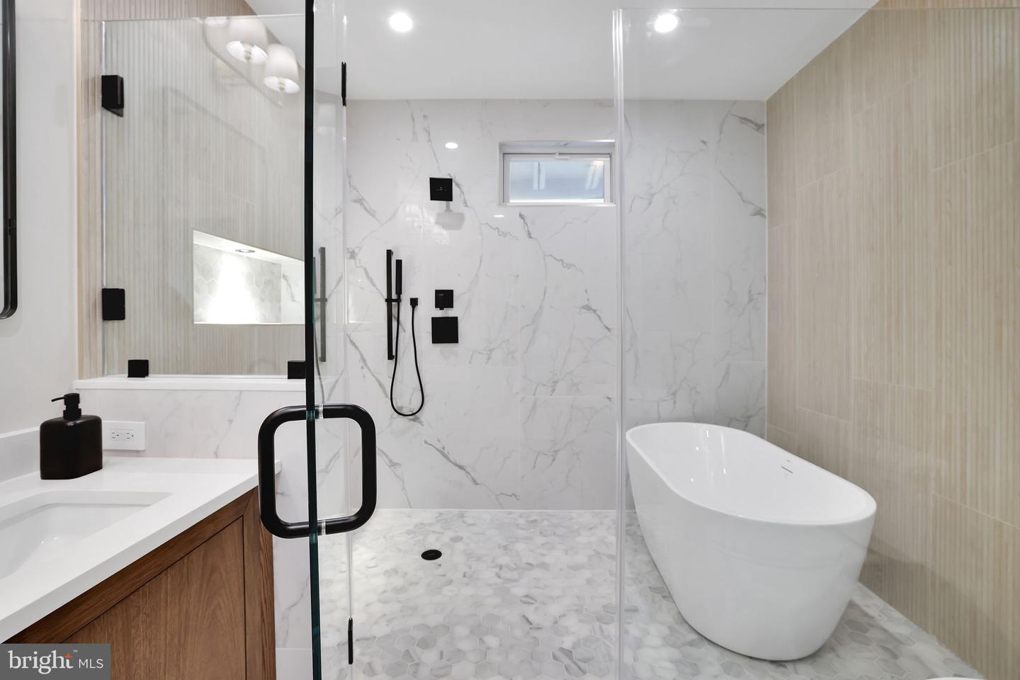 3740 KANAWHA ST NW, WASHINGTON, District Of Columbia 20015, 5 Bedrooms Bedrooms, ,4 BathroomsBathrooms,Residential,For sale,3740 KANAWHA ST NW,DCDC2191558 MLS # DCDC2191558