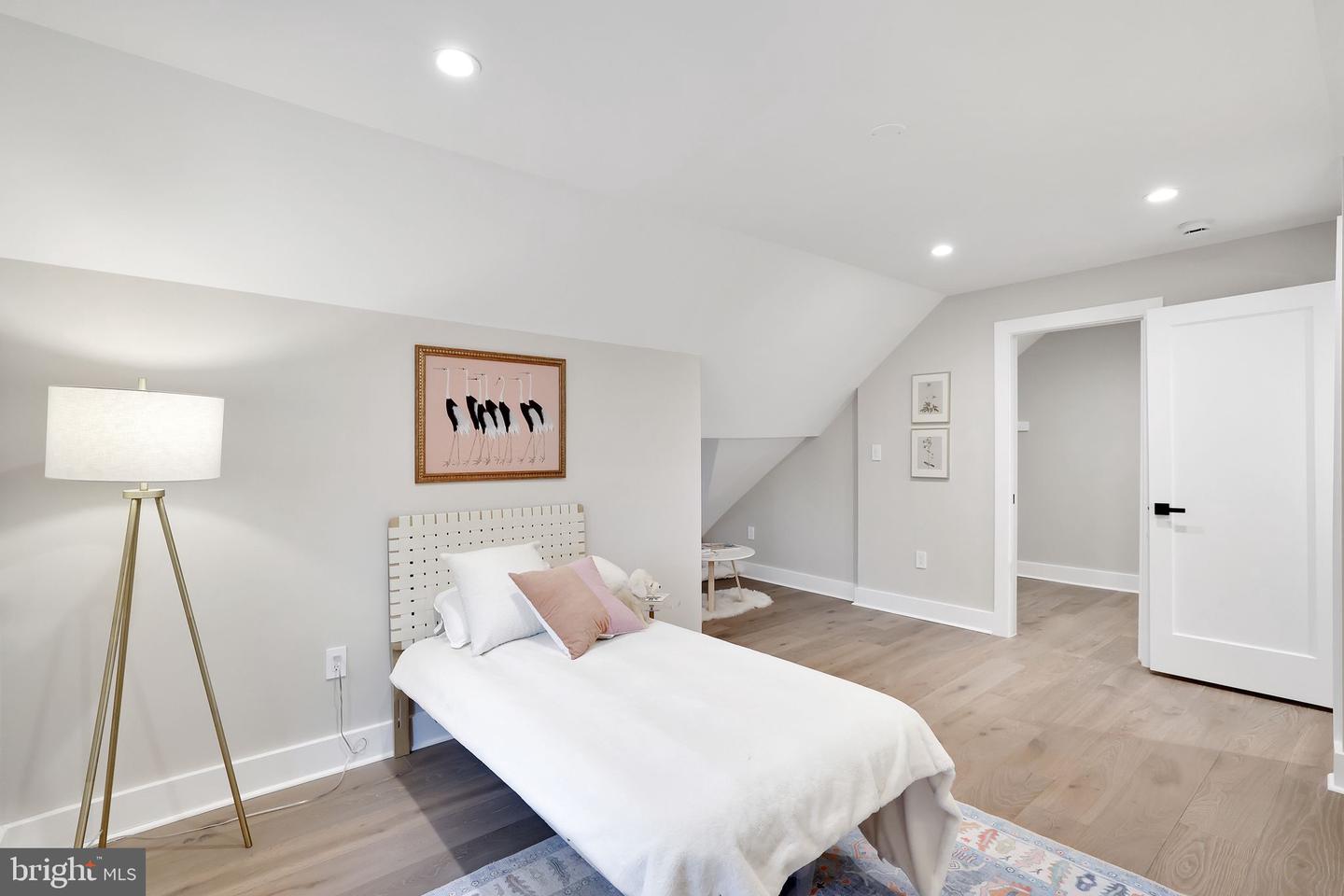 3740 KANAWHA ST NW, WASHINGTON, District Of Columbia 20015, 5 Bedrooms Bedrooms, ,4 BathroomsBathrooms,Residential,For sale,3740 KANAWHA ST NW,DCDC2191558 MLS # DCDC2191558