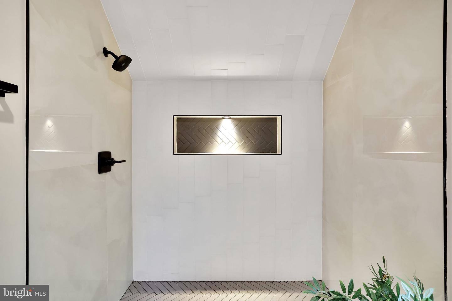 3740 KANAWHA ST NW, WASHINGTON, District Of Columbia 20015, 5 Bedrooms Bedrooms, ,4 BathroomsBathrooms,Residential,For sale,3740 KANAWHA ST NW,DCDC2191558 MLS # DCDC2191558