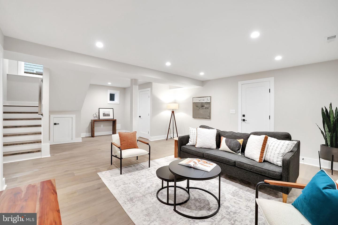 3740 KANAWHA ST NW, WASHINGTON, District Of Columbia 20015, 5 Bedrooms Bedrooms, ,4 BathroomsBathrooms,Residential,For sale,3740 KANAWHA ST NW,DCDC2191558 MLS # DCDC2191558
