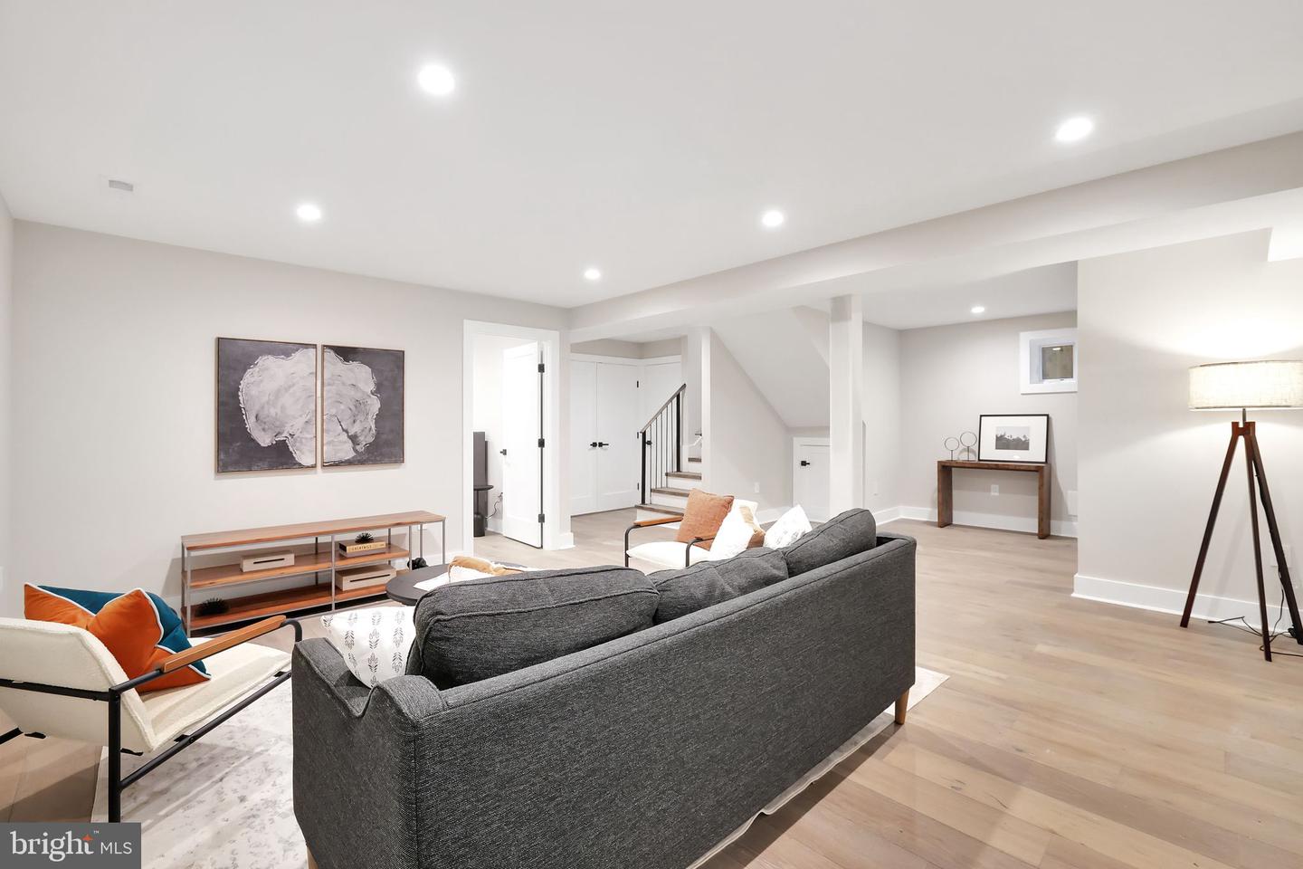 3740 KANAWHA ST NW, WASHINGTON, District Of Columbia 20015, 5 Bedrooms Bedrooms, ,4 BathroomsBathrooms,Residential,For sale,3740 KANAWHA ST NW,DCDC2191558 MLS # DCDC2191558