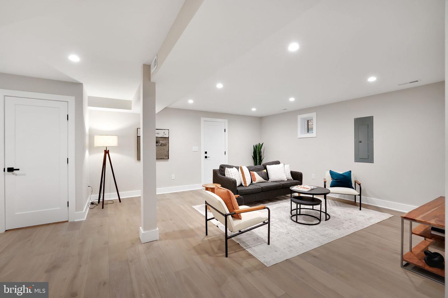 3740 KANAWHA ST NW, WASHINGTON, District Of Columbia 20015, 5 Bedrooms Bedrooms, ,4 BathroomsBathrooms,Residential,For sale,3740 KANAWHA ST NW,DCDC2191558 MLS # DCDC2191558