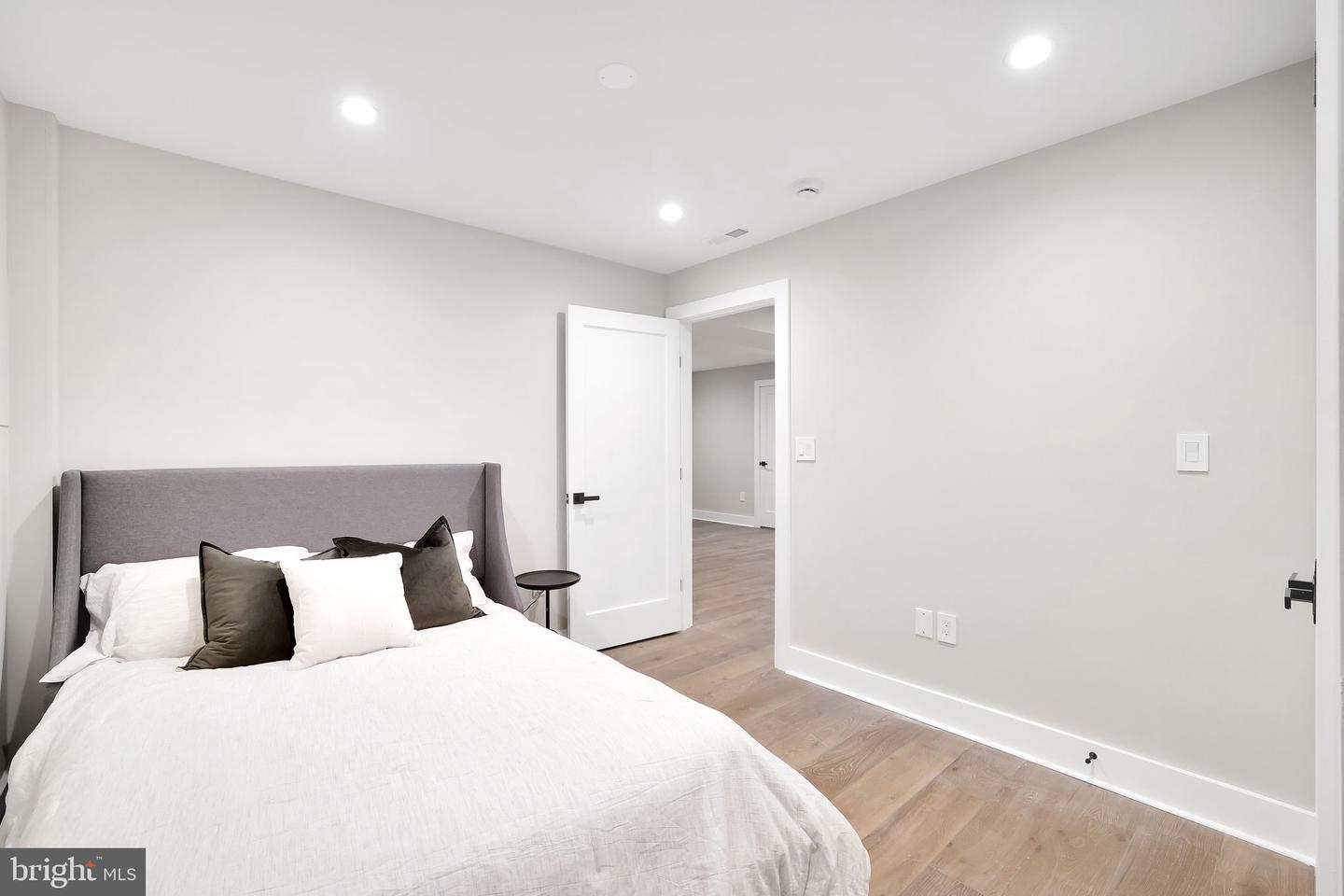 3740 KANAWHA ST NW, WASHINGTON, District Of Columbia 20015, 5 Bedrooms Bedrooms, ,4 BathroomsBathrooms,Residential,For sale,3740 KANAWHA ST NW,DCDC2191558 MLS # DCDC2191558