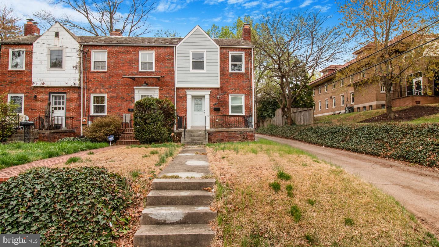 901 VARNUM ST NE, WASHINGTON, District Of Columbia 20017, 4 Bedrooms Bedrooms, ,2 BathroomsBathrooms,Residential,For sale,901 VARNUM ST NE,DCDC2193484 MLS # DCDC2193484