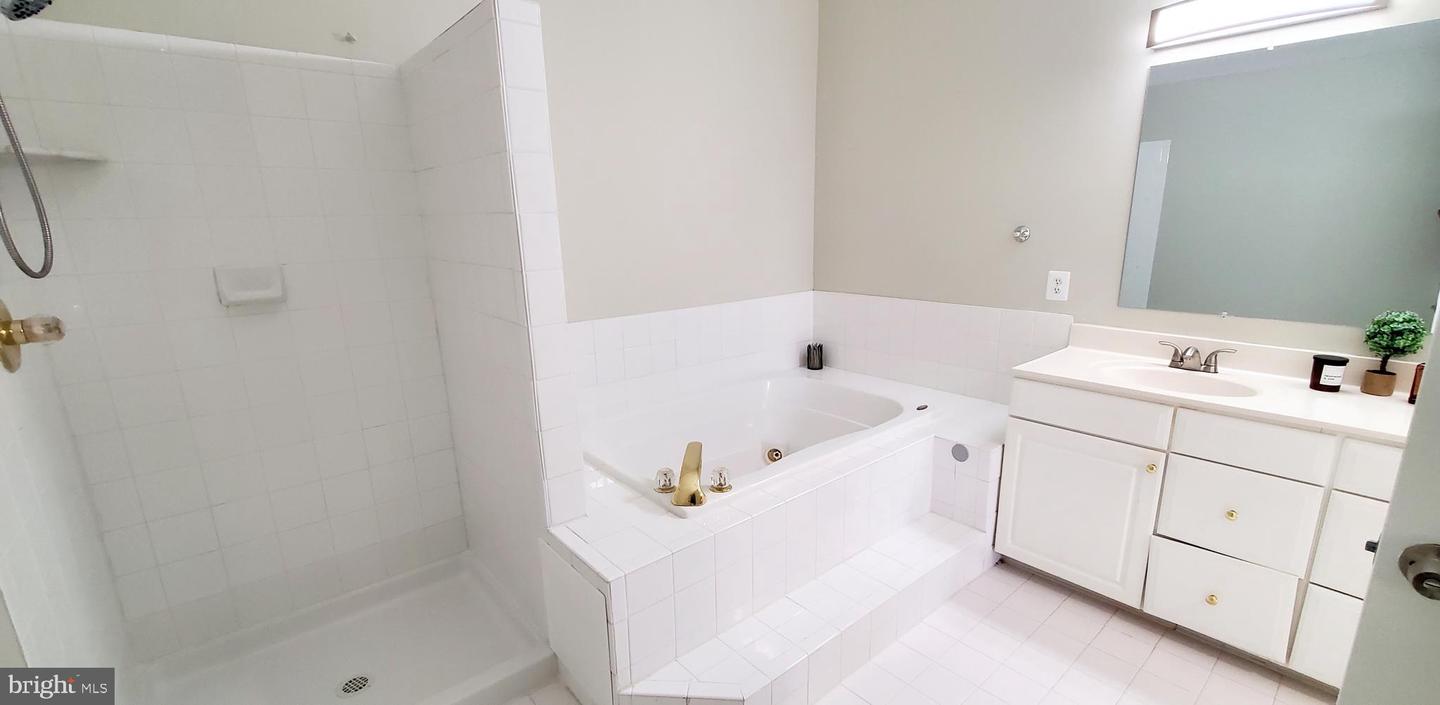 20153 VALHALLA SQ, ASHBURN, Virginia 20147, 3 Bedrooms Bedrooms, ,3 BathroomsBathrooms,Residential,For sale,20153 VALHALLA SQ,VALO2090020 MLS # VALO2090020