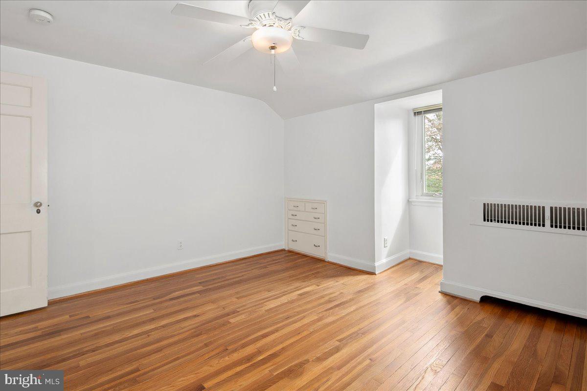 6008 FORT HUNT RD, ALEXANDRIA, Virginia 22307, 3 Bedrooms Bedrooms, ,3 BathroomsBathrooms,Residential,For sale,6008 FORT HUNT RD,VAFX2229620 MLS # VAFX2229620
